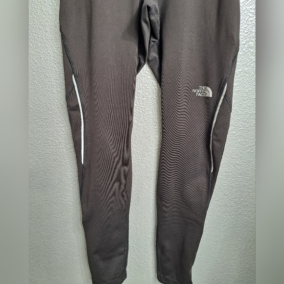 The North Face Women's Black Leggings  Size S/P - Picture 3 of 8